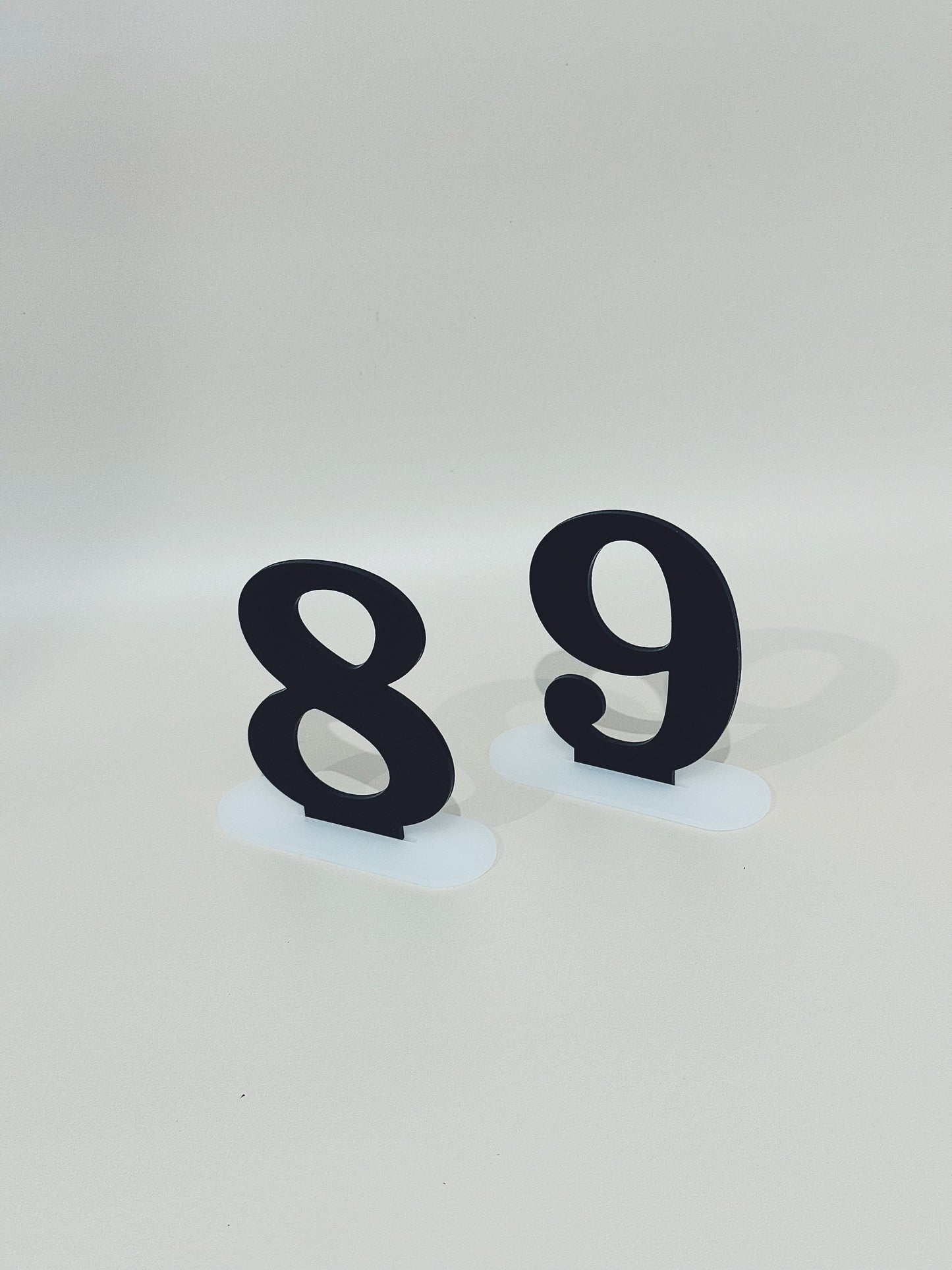 Single standing table numbers
